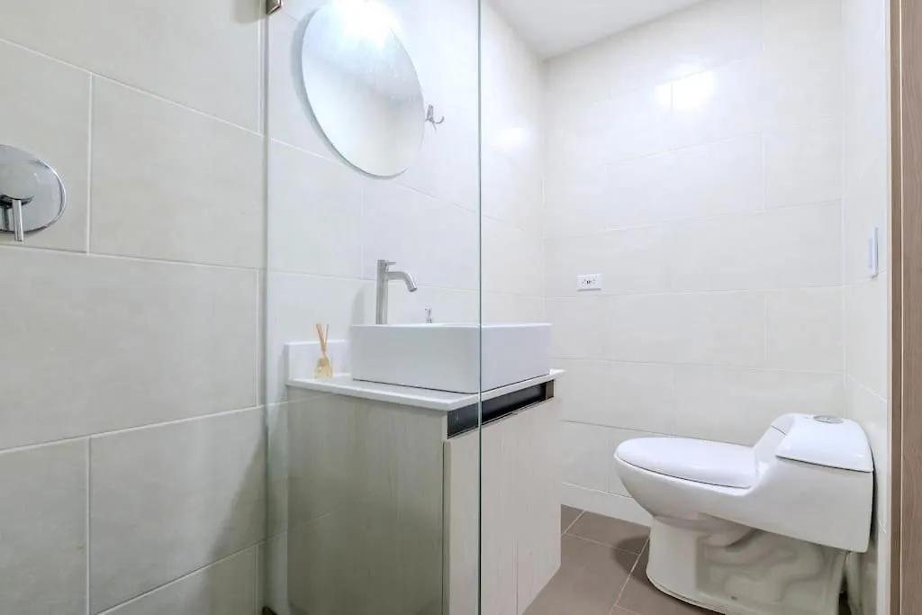 Apartamento Centrico En Laureles Con Piscina 301 Medellín 0*,  Colombia