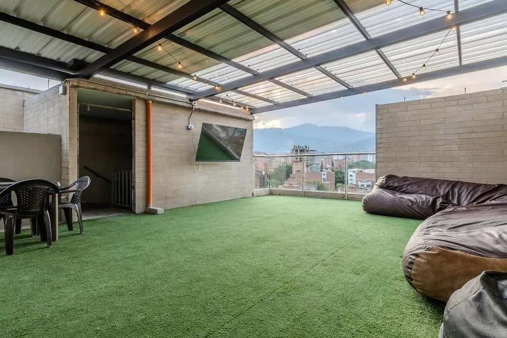 Apartamento Centrico En Laureles Con Piscina 301 Medellin 0*,  Colombia