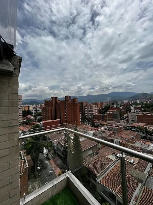 Apartamento Centrico En Laureles Con Piscina 301 Medellin