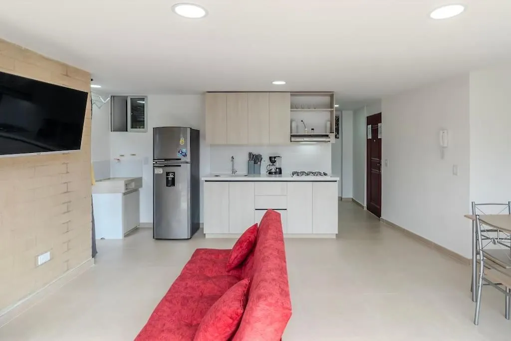 Apartamento Centrico En Laureles Con Piscina 301 Medellin 0*,